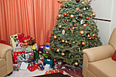 Geschenke am Weihnachtsbaum