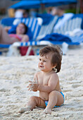 Kleiner Junge am Strand, Mexiko