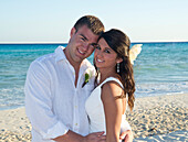 Braut und Bräutigam am Strand, Reef Playacar Resort und Spa, Playa del Carmen, Mexiko