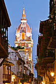 Cartagena's Kathedrale und Straßenszene,Cartagena,Kolumbien