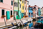 Farbenfrohe Häuser am Kanal,Venedig,Venetien,Italien
