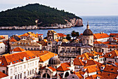 Die Altstadt von Dubrovnik und die Insel Lokrum, Kroatien