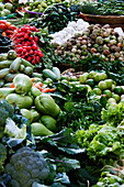 Frisches Obst und Gemüse auf dem Markt, Ocotlan de Morelos, Oaxaca, Mexiko