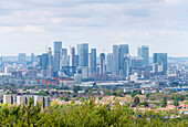 Londoner Skyline von der Aussichtsplattform von Severndroog Castle aus gesehen, gotischer Turm aus dem 18. Jahrhundert in Greenwich, London, England, Vereinigtes Königreich, Europa