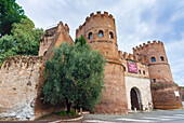 Porta San Paolo (St. Paulus-Tor),Römisch-Aurelianische Mauern (Mura Aureliane),UNESCO-Welterbe,Rom,Latium (Lazio),Italien,Europa