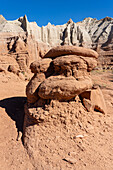 Erodierte Sandsteinformationen auf dem Angel's Palace Trail im Kodachrome Basin State Park in Utah.