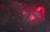 Dies ist ein Ausschnitt aus dem Hauptbereich der zentralen Auriga, der mit einer Reihe von Messier-Sternhaufen und schwachen IC-Emissionsnebeln gefüllt ist.