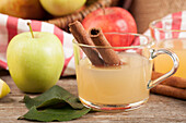 Apple juice with cinnamon