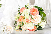 Florist table decoration with wedding rings