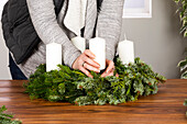 Fix candle on wreath