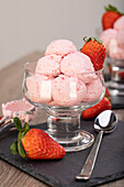 Erdbeer-Eis