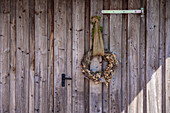 Wooden wall with wreath