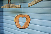 Garden decoration - Tree disc with heart-shaped hole