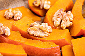 Pumpkin feta - Walnuts on pumpkin