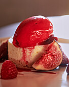 Cheesecake with raspberry sorbet