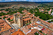 Aerial view of the cathedral and main square, Plaza Mayor, Sigüenza, Guadalajara province, Spain