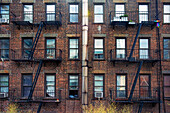Chelsea alte Gebäude von der New York High Line aus gesehen New Yorker Stadtpark, der aus einer stillgelegten Hochbahnlinie in Chelsea Lower Manhattan New York City HIGHLINE