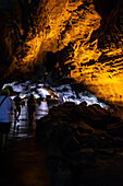 Cueva de los Verdes, eine Lavaröhre und Touristenattraktion in der Gemeinde Haria auf der Insel Lanzarote, Kanarische Inseln, Spanien