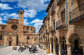 Kathedrale und Hauptplatz, Plaza Mayor, Sigüenza, Provinz Guadalajara, Spanien