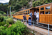 Mirador des pujol d'en Banja. Eine Haltestelle des historischen Zuges Tren de Soller, der Palma de Mallorca mit Soller verbindet, Mallorca, Balearen, Spanien, Mittelmeer, Europa