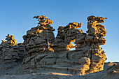 Fantastisch erodierte Sandsteinformationen in der Fantasy Canyon Recreation Site, in der Nähe von Vernal, Utah