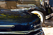 Ein Cadillac Oldtimer auf einem Autofestival in San Lorenzo de El Escorial, Madrid