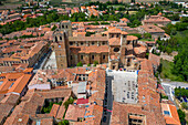 Luftaufnahme der Kathedrale und des Hauptplatzes, Plaza Mayor, Sigüenza, Provinz Guadalajara, Spanien