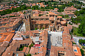 Aerial view of the cathedral and main square, Plaza Mayor, Sigüenza, Guadalajara province, Spain