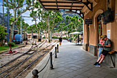 Bahnhof von Soller. Tren de Soller, historischer Zug, der Palma de Mallorca mit Soller verbindet, Mallorca, Balearen, Spanien, Mittelmeer, Europa