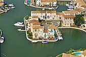 Frankreich, Gard, Aigues Mortes, Hafen von Roy, der Jachthafen (Luftaufnahme)