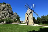 Frankreich, Drome, Pierrelatte, Platz Rene Seston, Le Moulin (1839)