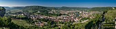 Frankreich, Doubs, Loue-Tal, Panoramablick vom Aussichtspunkt des Felsens des Berges auf Ornans