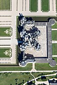 Frankreich, Loir et Cher, Loire-Tal, von der UNESCO zum Weltkulturerbe erklärt, Chambord, das Schloss und der Garten (Luftaufnahme)