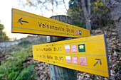 Frankreich, Isere, Valjouffrey, Ecrins-Nationalpark, Haut Beranger-Tal, Schilder am Weg zum Cote Belle-Pass