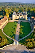 Frankreich, Saone et Loire, Sully, das Schloss (Luftaufnahme)