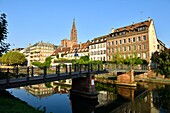 France, Bas Rhin, Strasbourg, old town listed as World Heritage by UNESCO, Quai au Sable with the Abreuvoir footbridge and Notre Dame Cathedral