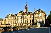 Frankreich, Bas Rhin, Straßburg, Altstadt, die von der UNESCO zum Weltkulturerbe erklärt wurde, das Palais des Rohan, in dem das Museum für Kunstgewerbe, Schöne Künste und Archäologie untergebracht ist, und die Kathedrale Notre Dame