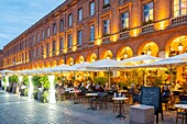 Frankreich, Haute Garonne, Toulouse, die Cafés am Capitol-Platz