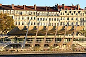 Frankreich, Rhône, Lyon, 7. Arrondissement, Viertel La Guillotière, Karen Blixen Ufer an der Rhône, Tony Bertrand Nautical Center