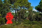 Frankreich, Var, Iles d'Hyeres, Parc National de Port Cros (Nationalpark von Port Cros), Insel Porquerolles, Fondation Carmignac, Ich bin Mutter Natur und ich werde dich fressen Skulptur von Olaf Breuning