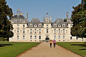 France, Loir et Cher, Cheverny, castle that served as a model for the castle of Moulinsart occupied by Captain Haddock wich is Tintin's sidekick in all the comic books recounting the adventures of Tintin, pedestrian walkway leading to the south facade