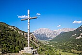 Frankreich, Hautes Alpes, Nevache, Claree-Tal, Kreuz von Notre Dame de Bon Secours