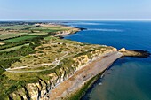 Frankreich, Calvados, Cricqueville en Bessin, deutsche Befestigungen an der Pointe du Hoc (Luftaufnahme)