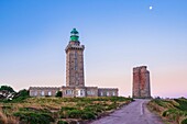 Frankreich, Cotes d'Armor, Plevenon, Kap Frehel und seine Leuchttürme, einer ist ein Vauban-Leuchtturm
