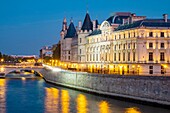 Frankreich, Paris, Seine-Ufer, das von der UNESCO zum Weltkulturerbe erklärt wurde, die Conciergerie