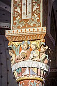 Frankreich, Puy de Dome, Issoire, römische Abtei Saint Austremoine aus dem zwölften Jahrhundert, Kapitell mit der Darstellung des letzten Abendmahls, bei dem sich Christus in himmlischer Speise den Menschen hingibt