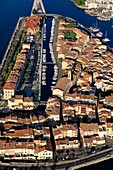 France, Bouches du Rhone, Martigues, district of the island, channel Galiffet (aerial view)