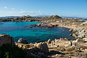 Frankreich, Corse du Sud, Bonifacio, Lavezzi-Inseln, Naturschutzgebiet der Mündung von Bonifacio, ein Bach mit türkisfarbenem Wasser, ein Traum vom Ende der Welt