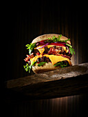 Double Cheeseburger mit gegrillten Rinder-Patties