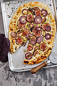 Caramelised red onion and fig pizza